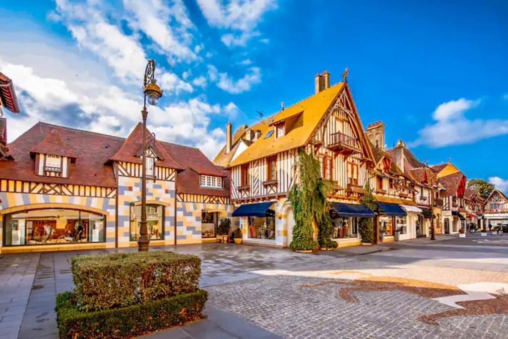 Le Camaieu Deauville Exterior photo